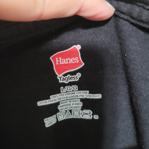 Hanes black graphic shirt L - Picture 2 of 4
